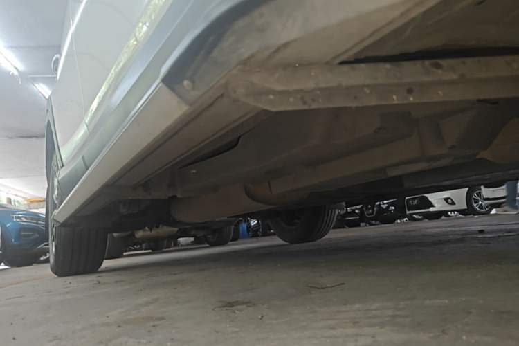 Used Toyota RAV4 2018 2.0L CVT Two-Wheel Drive Fashion X Edition Right Side Sill