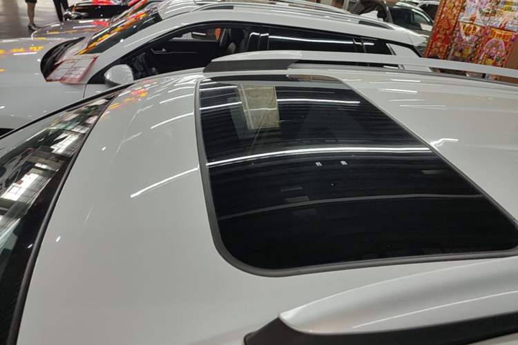 Used Toyota RAV4 2018 2.0L CVT Two-Wheel Drive Fashion X Edition Roof