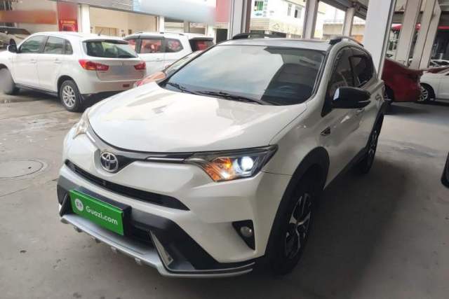 Used Toyota RAV4 2018 2.0L CVT Two-Wheel Drive Fashion X Edition