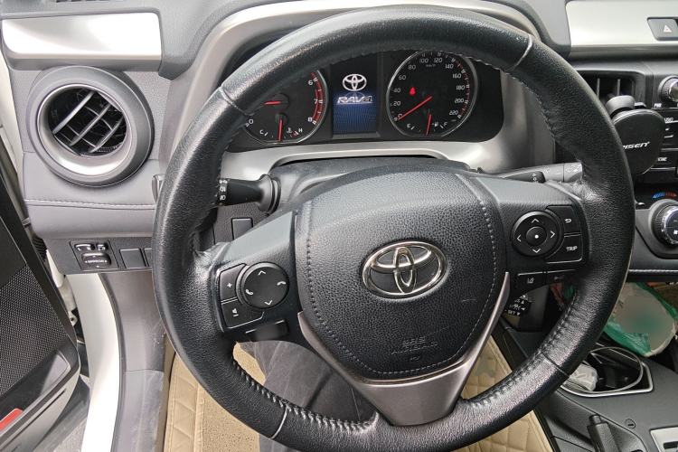 Used Toyota RAV4 2018 2.5L Automatic 4x4 Elite i Edition Steering Wheel