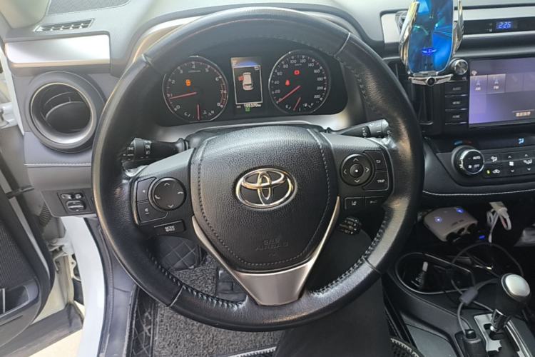 Used Toyota RAV4 2018 2.5L Automatic 4x4 Elite i Edition Steering Wheel