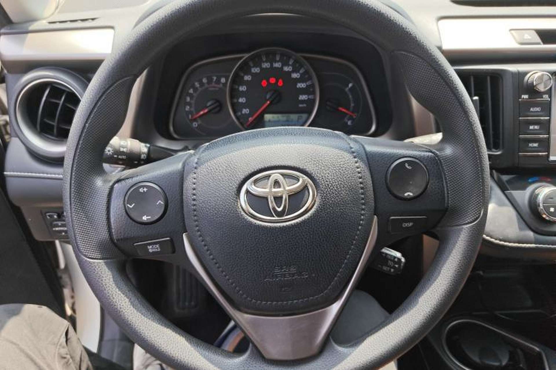 Used Toyota RAV4 2018 2.0L CVT Two-Wheel Drive Fashion X Edition Steering Wheel