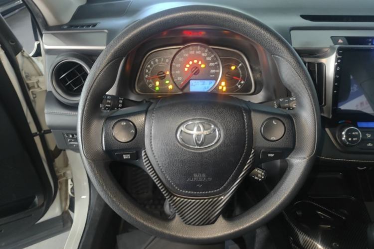 Used Toyota RAV4 2018 2.0L CVT Two-Wheel Drive Fashion X Edition Steering Wheel