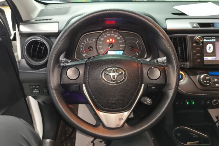 Used Toyota RAV4 2018 2.0L CVT Two-Wheel Drive Fashion X Edition Steering Wheel