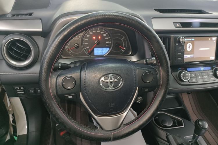 Used Toyota RAV4 2018 2.0L CVT Two-Wheel Drive Fashion X Edition Steering Wheel