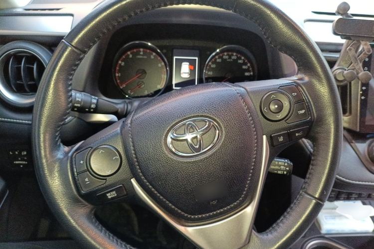 Used Toyota RAV4 2018 2.5L Automatic 4x4 Elite i Edition Steering Wheel