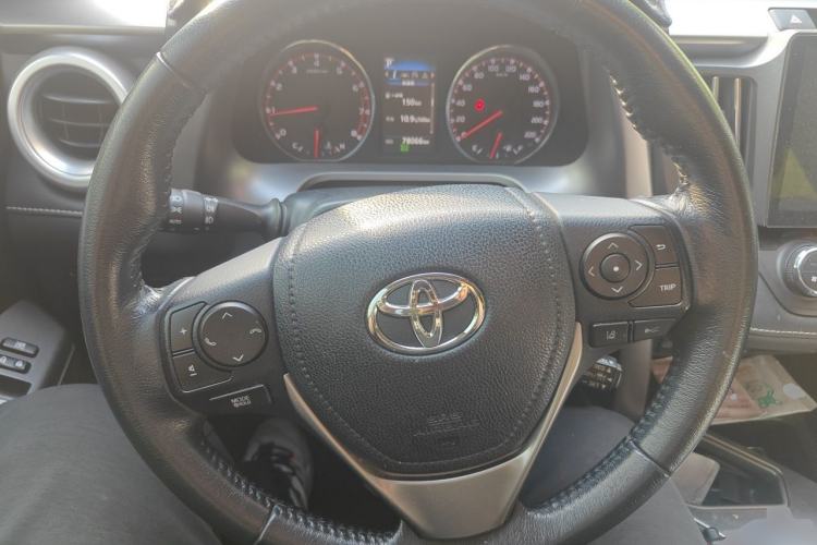 Used Toyota RAV4 2018 2.5L Automatic 4x4 Elite i Edition Steering Wheel