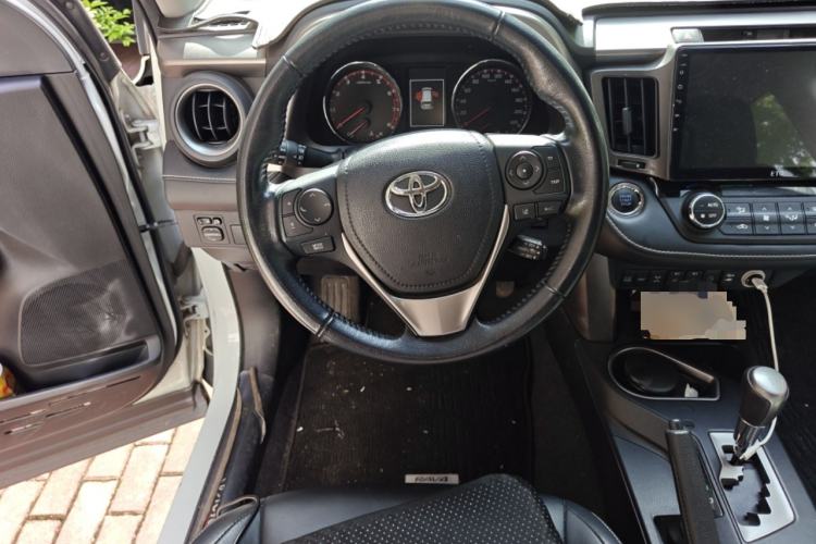 Used Toyota RAV4 2018 2.5L Automatic 4x4 Elite i Edition Steering Wheel