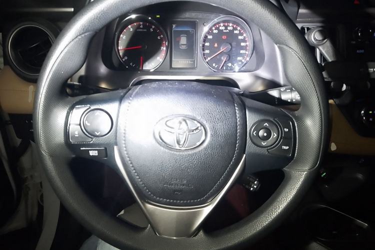 Used Toyota RAV4 2018 2.0L CVT Two-Wheel Drive Fashion X Edition Steering Wheel
