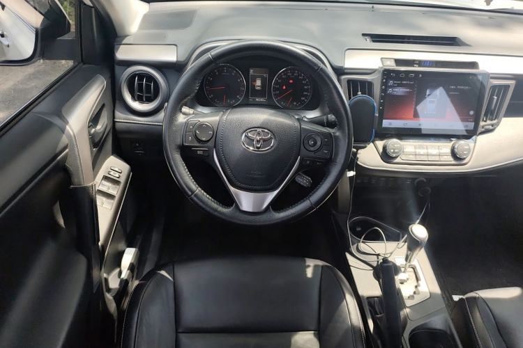 Used Toyota RAV4 2018 2.5L Automatic 4x4 Elite i Edition Steering Wheel