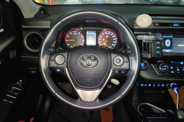 Used Toyota RAV4 2018 2.5L Automatic 4x4 Elite i Edition Steering Wheel