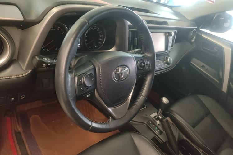 Used Toyota RAV4 2018 2.5L Automatic 4x4 Elite i Edition Steering Wheel