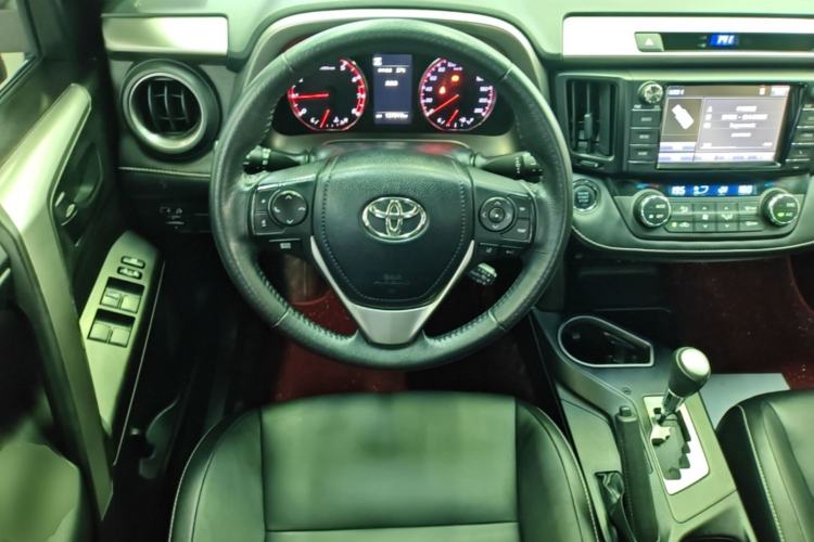 Used Toyota RAV4 2018 2.5L Automatic 4x4 Elite i Edition Steering Wheel