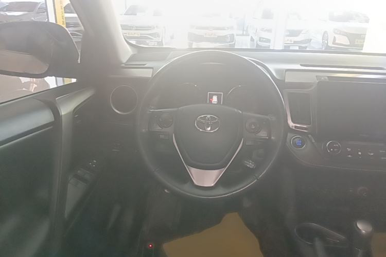 Used Toyota RAV4 2018 2.5L Automatic 4x4 Elite i Edition Steering Wheel