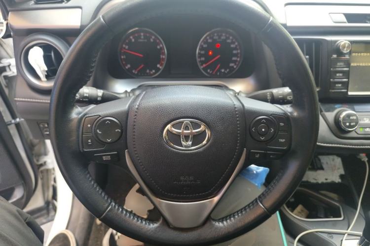 Used Toyota RAV4 2018 2.5L Automatic 4x4 Elite i Edition Steering Wheel