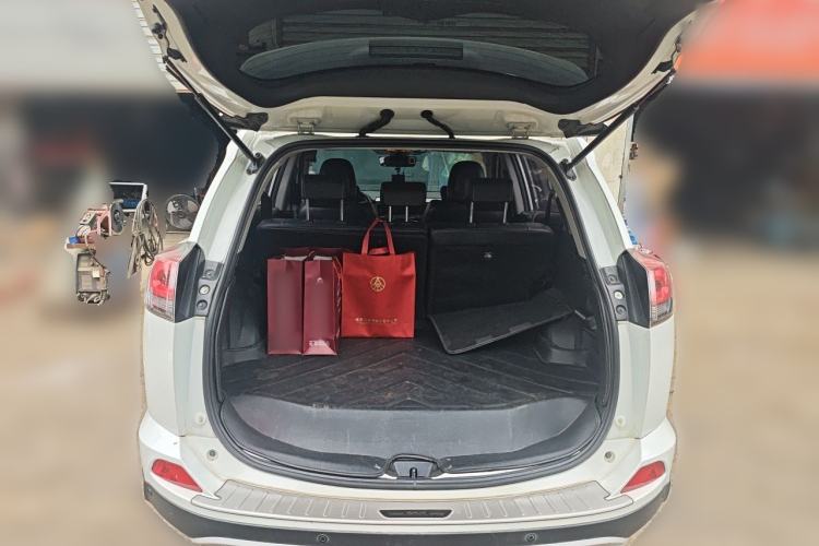 Used Toyota RAV4 2018 2.5L Automatic 4x4 Elite i Edition Trunk