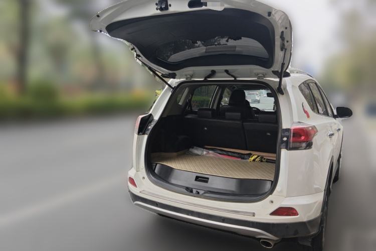 Used Toyota RAV4 2018 2.5L Automatic 4x4 Elite i Edition Trunk