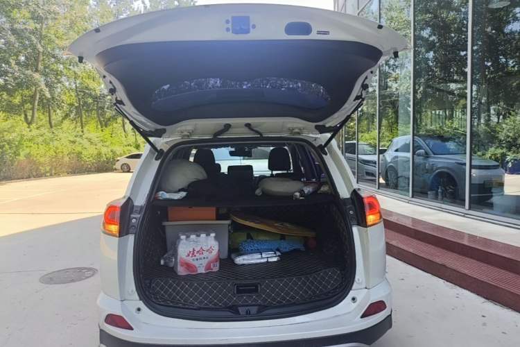 Used Toyota RAV4 2018 2.5L Automatic 4x4 Elite i Edition Trunk