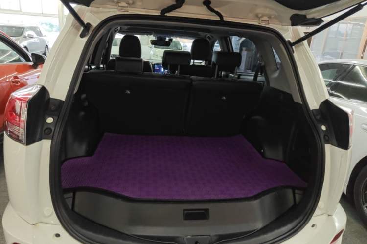 Used Toyota RAV4 2018 2.5L Automatic 4x4 Elite i Edition Trunk