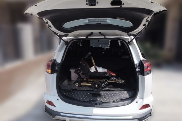 Used Toyota RAV4 2018 2.0L CVT Two-Wheel Drive Fashion X Edition Trunk