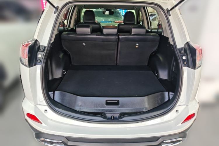 Used Toyota RAV4 2018 2.5L Automatic 4x4 Elite i Edition Trunk