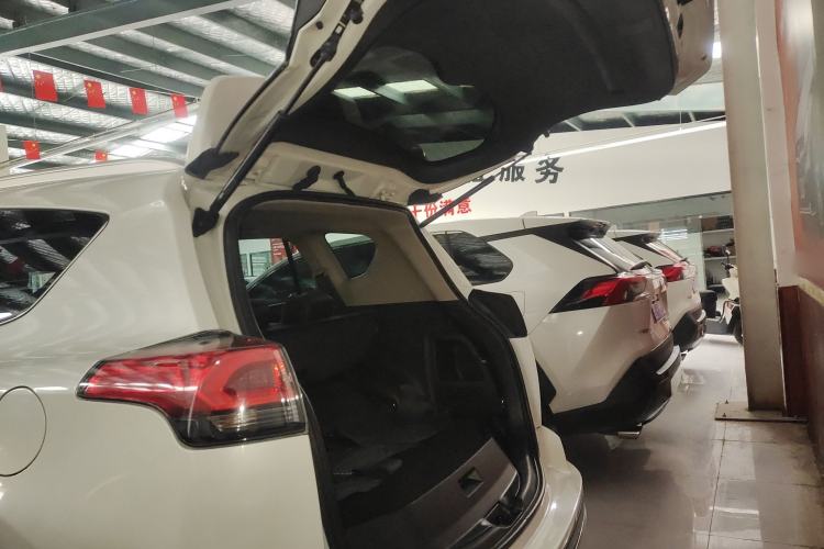 Used Toyota RAV4 2018 2.5L Automatic 4x4 Elite i Edition Trunk
