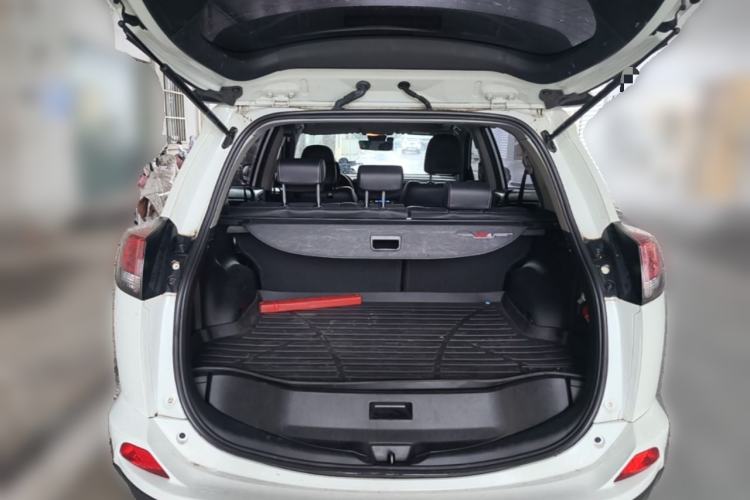 Used Toyota RAV4 2018 2.5L Automatic 4x4 Elite i Edition Trunk