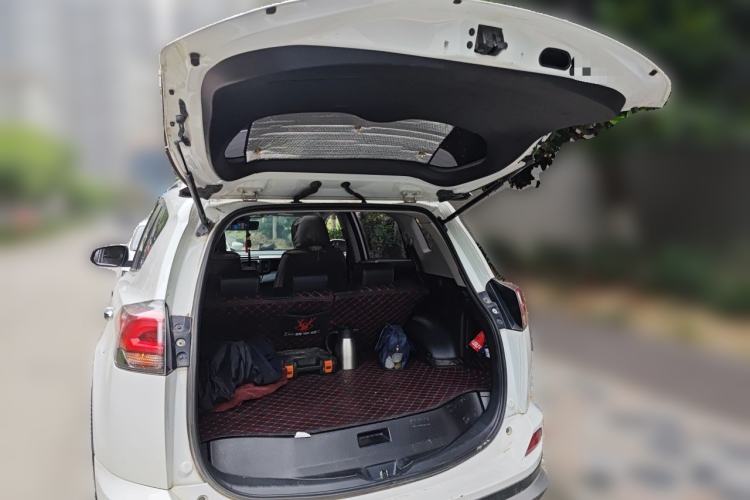 Used Toyota RAV4 2018 2.5L Automatic 4x4 Elite i Edition Trunk