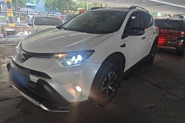 Used Toyota RAV4 2018 2.0L CVT Two-Wheel Drive Fashion X Edition