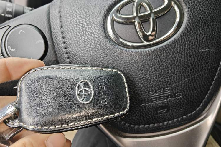 Used Toyota RAV4 2018 2.5L Automatic 4x4 Elite i Edition Vehicle Key