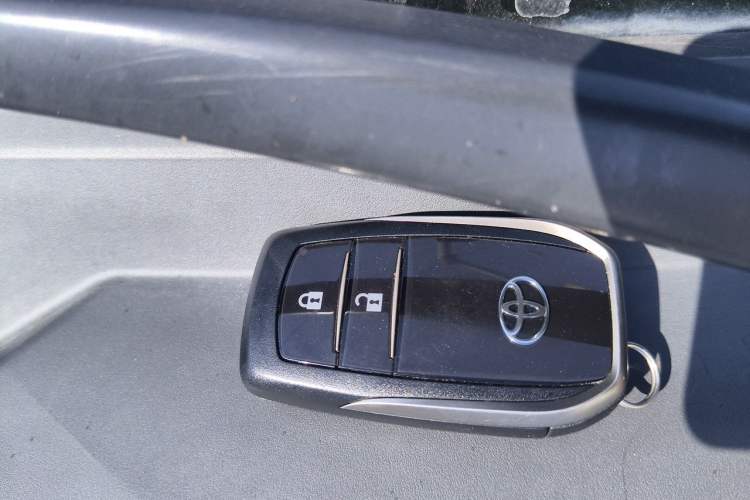 Used Toyota RAV4 2018 2.5L Automatic 4x4 Elite i Edition Vehicle Key