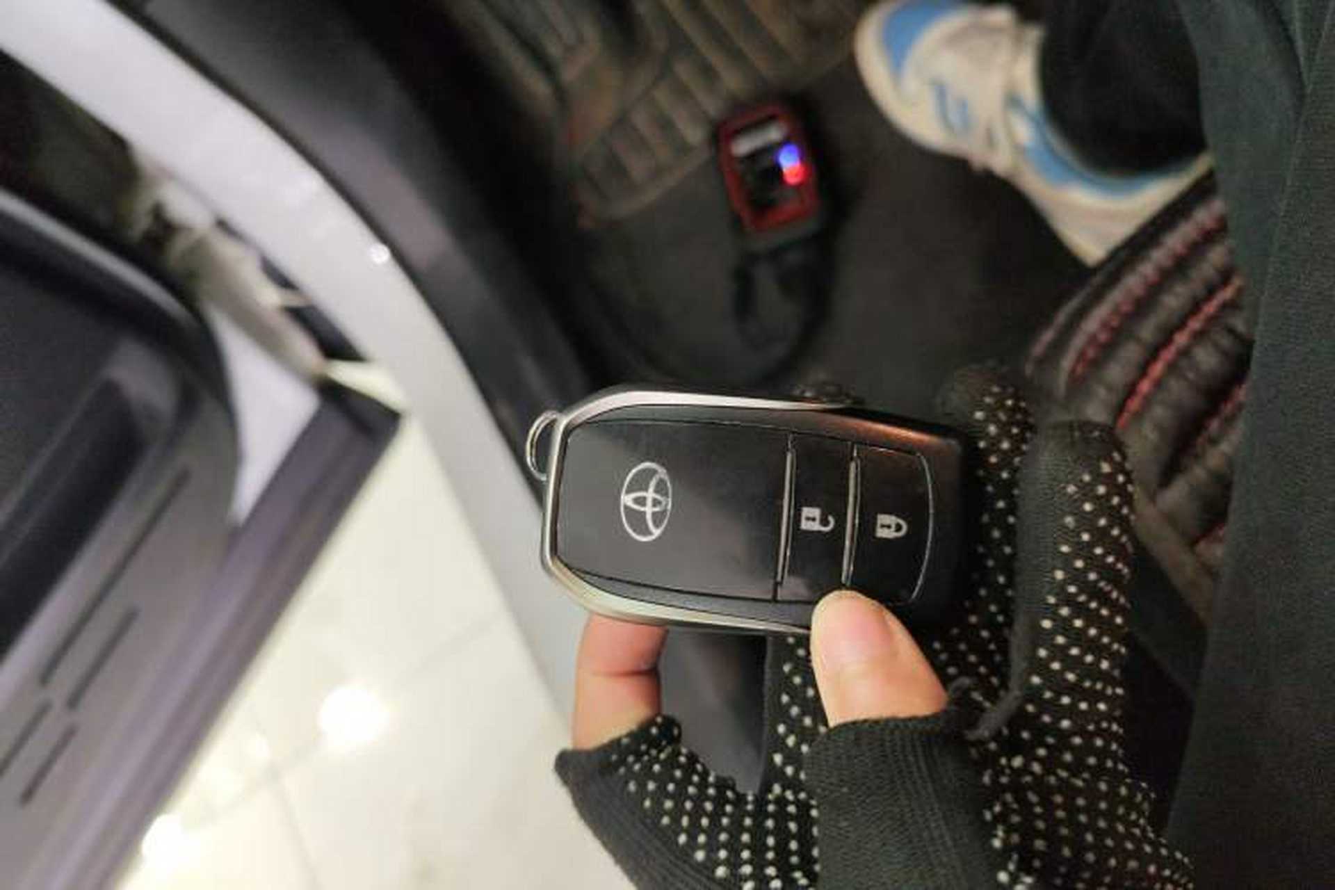 Used Toyota RAV4 2018 2.0L CVT Two-Wheel Drive Fashion X Edition Vehicle Key