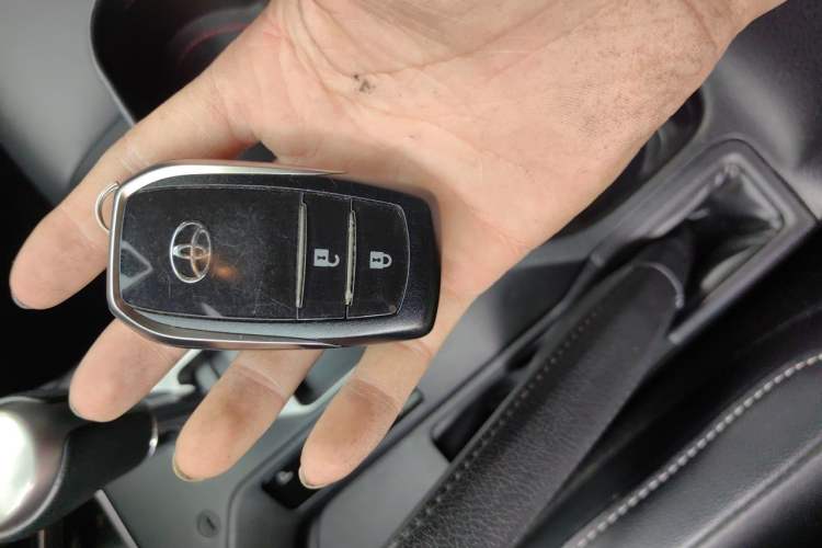 Used Toyota RAV4 2018 2.5L Automatic 4x4 Elite i Edition Vehicle Key