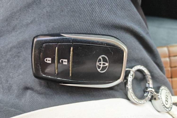 Used Toyota RAV4 2018 2.5L Automatic 4x4 Elite i Edition Vehicle Key