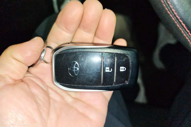 Used Toyota RAV4 2018 2.0L CVT Two-Wheel Drive Fashion X Edition Vehicle Key
