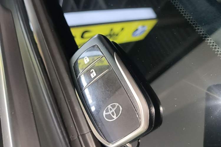 Used Toyota RAV4 2018 2.5L Automatic 4x4 Elite i Edition Vehicle Key