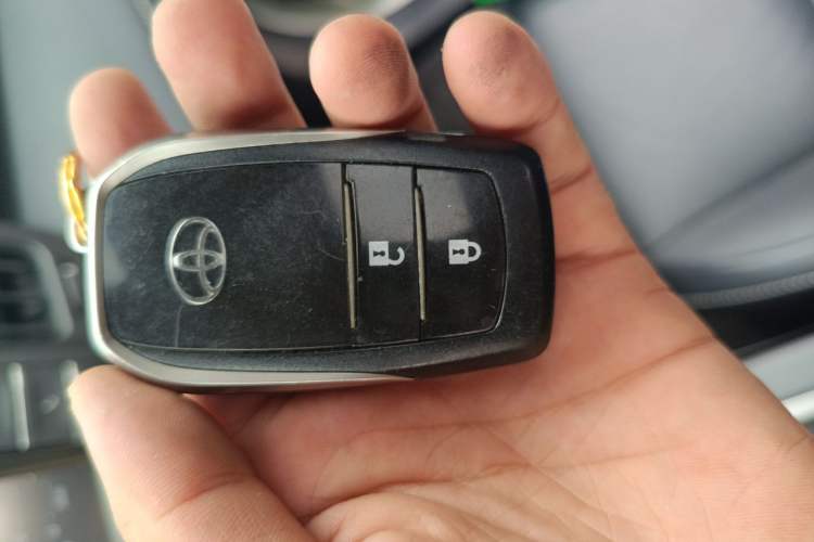 Used Toyota RAV4 2018 2.5L Automatic 4x4 Elite i Edition Vehicle Key