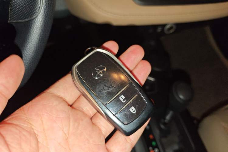 Used Toyota RAV4 2018 2.0L CVT Two-Wheel Drive Fashion X Edition Vehicle Key