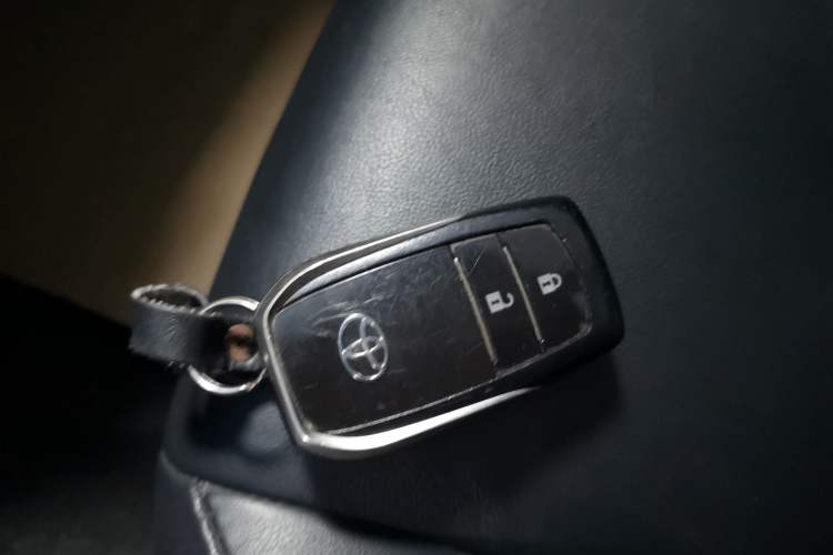 Used Toyota RAV4 2018 2.5L Automatic 4x4 Elite i Edition Vehicle Key