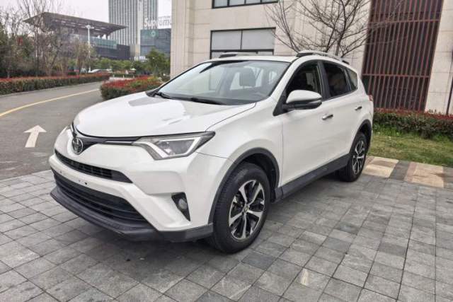 Used Toyota RAV4 2018 2.0L CVT Two-Wheel Drive Fashion X Edition