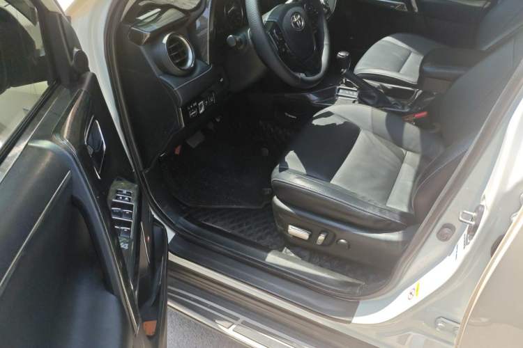 Used Toyota RAV4 2018 2.5L Automatic 4x4 Elite i Edition Driver Seat