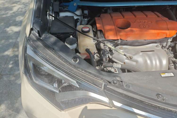 Used Toyota RAV4 2018 2.5L Automatic 4x4 Elite i Edition Engine Bay Right