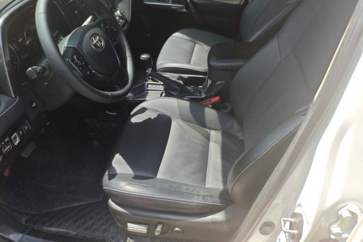 Used Toyota RAV4 2018 2.5L Automatic 4x4 Elite i Edition Left Front Seat