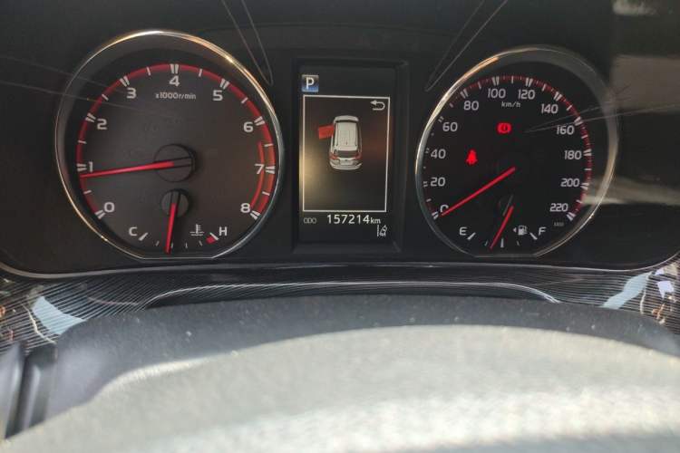 Used Toyota RAV4 2018 2.5L Automatic 4x4 Elite i Edition Odometer Close Up