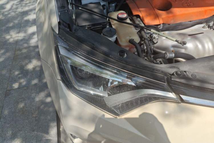 Used Toyota RAV4 2018 2.5L Automatic 4x4 Elite i Edition Right Front Headlight