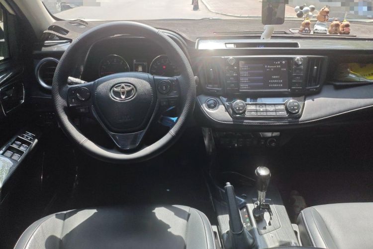 Used Toyota RAV4 2018 2.5L Automatic 4x4 Elite i Edition Steering Wheel