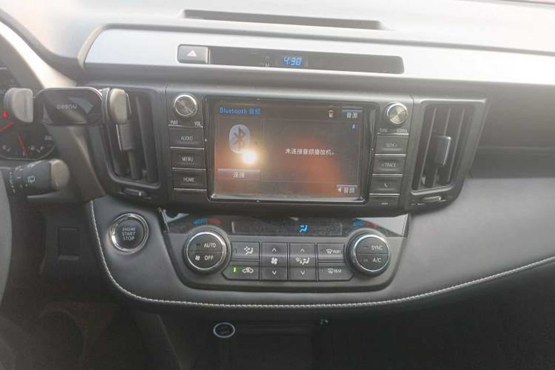 Used Toyota RAV4 2019 2.0L CVT Two-Wheel Drive ZhiShang Version China VI Standard Audio And AC Panel