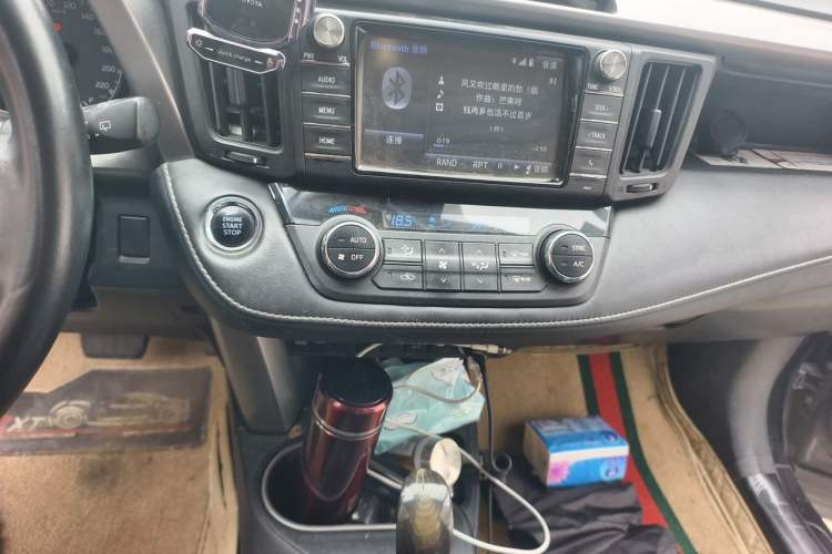 Used Toyota RAV4 2019 2.0L CVT Two-Wheel Drive Fashion X Limited Edition China VI Standard Audio And AC Panel