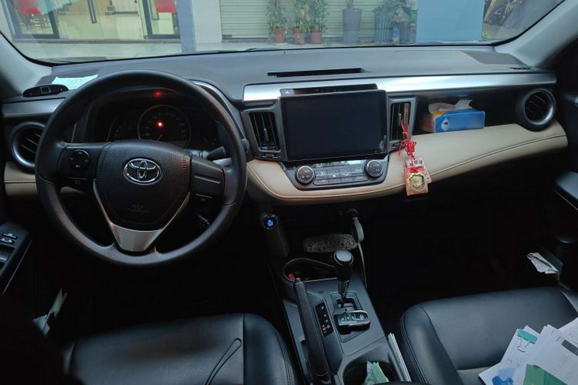 Used Toyota RAV4 2019 2.0L CVT Two-Wheel Drive Pioneer Edition China VI Standard Center Console