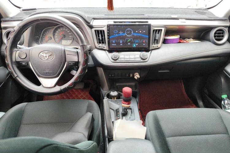 Used Toyota RAV4 2019 2.0L CVT Two-Wheel Drive Pioneer Edition China V Standard Center Console